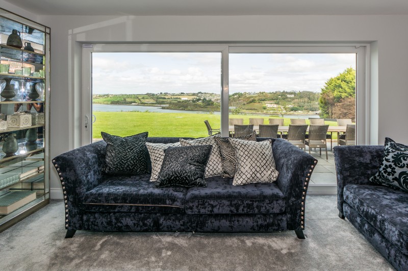 Marina View_Kinsale Holiday Home_Living room with view to Bandon River